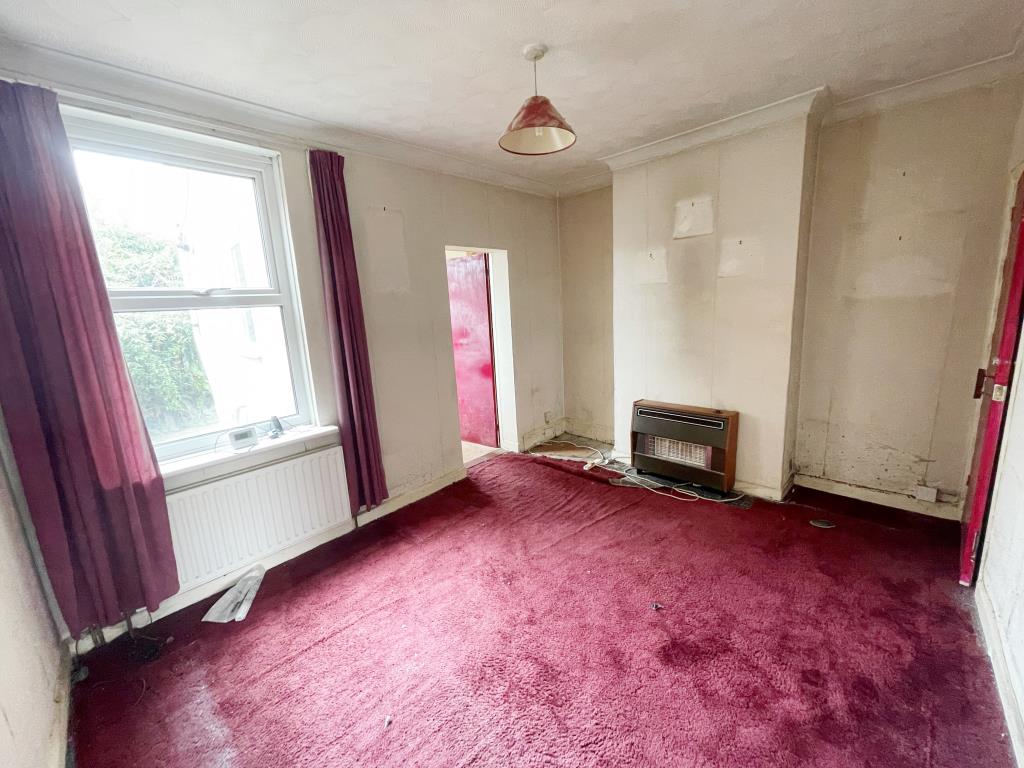 Lot: 158 - TWO-BEDROOM END-TERRACE FOR IMPROVEMENT - Dining room with access through to kitchen